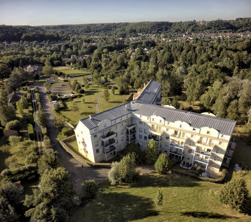 Residence Hotel Les Ducs De Chevreuse Avec Hebergement, Repas & Pdj, Seminaire, Bureau & Parking Exteriér fotografie